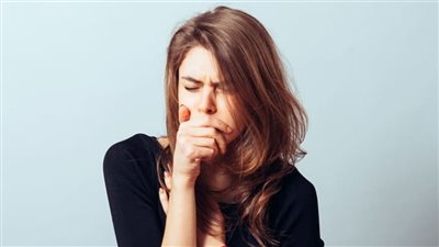 7 طرق لـ علاج الكحة الناشفة عند البنت.. أبرزها المشروبات الدافئة ومستحلبات الحلق