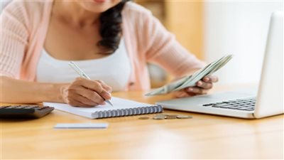 «خليكي ناصحة وامنعيها».. 3 عادات تدمنها الستات تدمر الميزانية