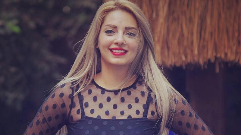 الاعلامية مي حلمي