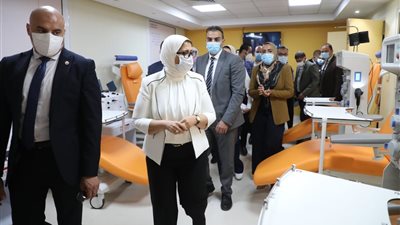وزيرة الصحة في زيارة لمركزي تجميع البلازما بالعباسية والعجوزة 