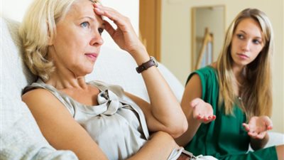 ابني بيبهدلني عشان خطيبته أعمل ايه؟.. وأزهري يُجيب| فيديو