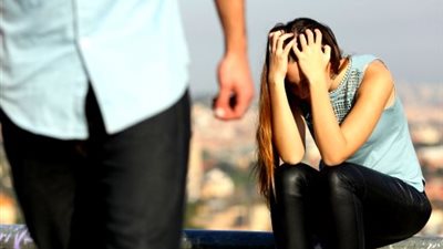 خطيبي يؤذي مشاعري بكلام جارح.. خبيرة علاقات توضح كيفية التعامل معه