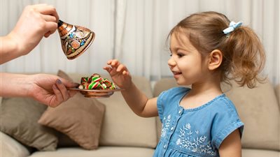 خبير تربوي يقدم عدة نصائح لتهيئة طفلك لاستقبال عيد الأضحى 