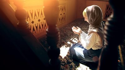 هل يجوز الجماع لمن أراد أن يُضحي؟.. أمين الفتوى يُجيب