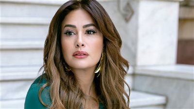 هند صبري تتبرع بمكثفات الأكسجين للمستشفيات بتونس