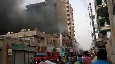 حريق يلتهم معرضي ملابس وتجهيزات عرائس.. رئيسة مدينة طهطا: من أكبر معارض سوهاج