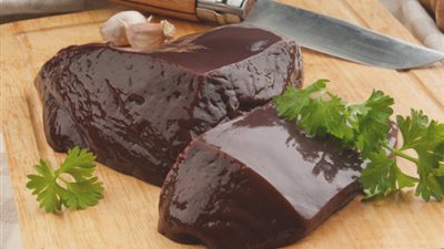 صحي لعينك ودماغك.. 7 فوائد لتناول كبد البقر 