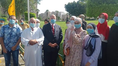 محافظ القاهرة يتفقد حديقتي الفسطاط والدولية ويشارك المواطنين فرحة العيد|صور