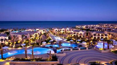 رفع شعار «كامل العدد».. المصريون والعرب يقضون أجازة العيد في الساحل الشمالي