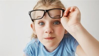 «العمر».. العامل الأبرز في ضعف النظر عند الأطفال وكبار السن