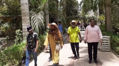 وزيرة خارجية السودان في الحديقة النباتية بأسوان