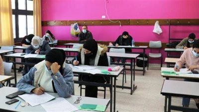 عمليات المعلمين: إصابة معلمة بالإعياء أثناء مراقبة الثانوية العامة ونقلها لمستشفى أسوان