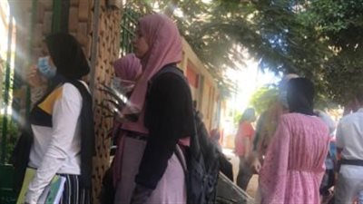 ماتت بسبب الضغط النفسي.. «أهالي منوف» يودعون جثمان طالبة الثانوية