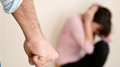 روشتة علاج لوقف «العنف الأسري».. خبيرة تُطالب بـ«عودة المسرح»