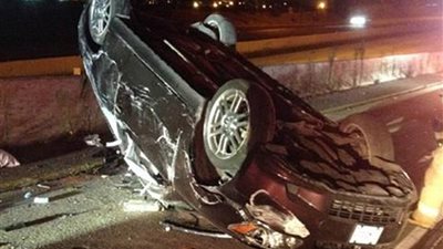  مصرع فتاة في انقلاب سيارة من أعلي الدائري