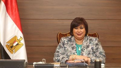 وزيرة الثقافة: السينما بين إيديك مشروع ثقافي لكل المحافظات 