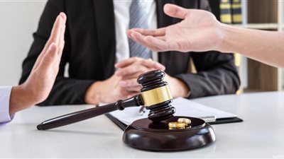 طلاق المرأة في ساحات المحاكم.. معركة خسرانة لحواء 