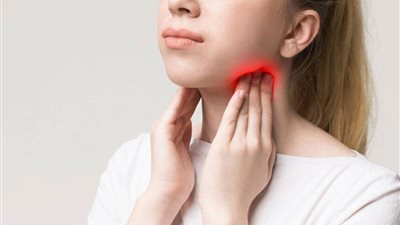 أبرزها «الغرغرة».. 10 علاجات منزلية لعلاج التهاب اللوزتين