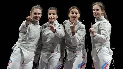 روسيا تحرز ذهبية المبارزة بالسيف لفرق السيدات في طوكيو