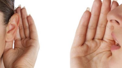 افرضي شخصيتك في الحياة.. نصائح لتجاهل كلام الناس 