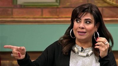 انتصار الشراح.. نشوى مصطفى تنعى عملاقة الكوميديا الكويتية