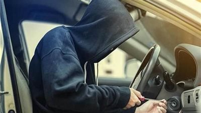 أسقطته صرخات سيدة.. قرار جديد ضد حرامي السيارات بالتجمع