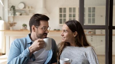 «الحضن والمناقشة».. حققي السعادة الزوجية في 6 خطوات بسيطة