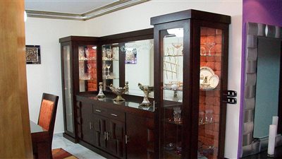 بطريقة كوميدية.. حماة تبوظ الجوازة عشان النيش (فيديو)