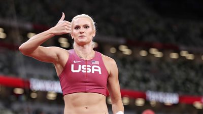 الأمريكية ناجاوت تفوز بذهبية القفز بالزانة في طوكيو