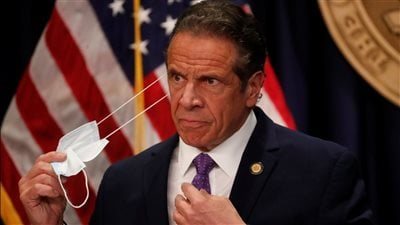 فضيحة في أمريكا.. حاكم نيويورك «تحرش جنسيًا بالعديد من النساء»