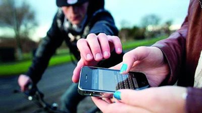 ضبط تشكيل عصابي لسرقة الموبايلات بأسلوب الخطف بالنزهة