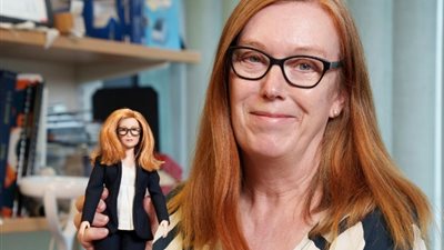 ابتكار دمية جديدة من باربي لتكريم عالمة في أوكسفورد قادت تطوير لقاح لكورونا