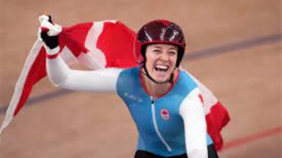 الكندية ميتشيل تتوج بذهبية سباق السرعة للدراجات على المضمار بالأولمبياد