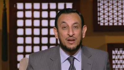 بعد جنازة دلال عبدالعزيز.. الشيخ رمضان عبد المعز للمصورين: «اتقوا الله الميت له حرمة»