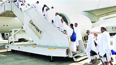 موعد فتح العمرة للمصريين 2021.. التطعيم بجونسون.. وتوقعات بتضاعف الأسعار والأعداد محدودة