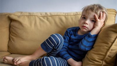 بيكون في عالم تاني.. علامات تدل على إصابة طفلك بالتوحد