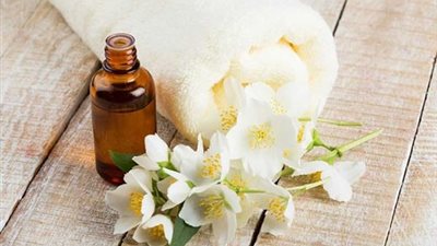 «تدوم طوال اليوم».. 6 وصفات لتعطير المناطق الحساسة للعروس