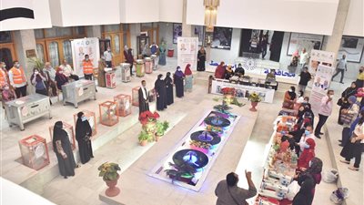 أفران وماكينات خياطة.. محافظ أسيوط يدشن قافلة «فرصة» لدعم المرأة