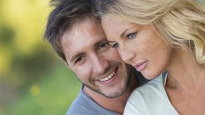 متصلة: زميلي في الشغل عايزني أستناه يكوّن نفسه.. وأنا أكبر منه | فيديو