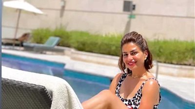 منه فضالي تنشر صور كواليس تصوير فيلم ميني بار