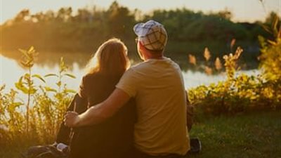 اللي يحب يبان عليه.. علامات تدل أنك تعيشين «الحب الحقيقي»