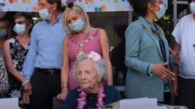 أكبر معمرة بريطانية تكشف عن أصعب سنوات القرن العشرين 