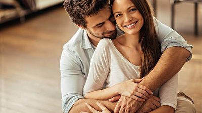 داخله طفل صغير.. 7 نصائح هامة لإسعاد زوجك