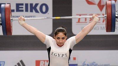 بطلة مصر في رفع الأثقال.. عبير عبد الرحمن: زوجي سر نجاحي
