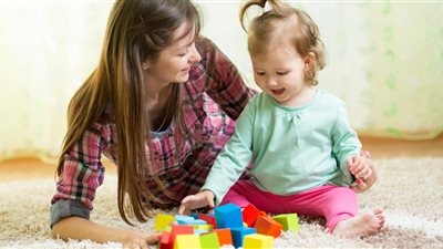 استشاري علاقات أسرية: عشان سلوك بنتك يتغير لازم تتغيري أمامها