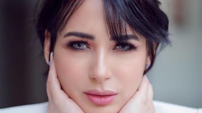 ساندي: أنا بـ 100 راجل.. وبيحاولوا يستغلوني | فيديو