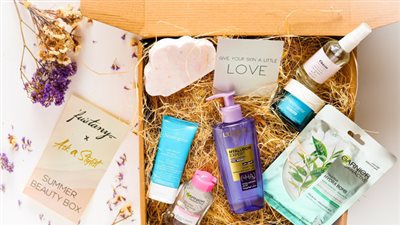 لبنات الجامعة.. 7 منتجات في حقيبتك لا تستغني عنها؛ «بوكس السعادة»