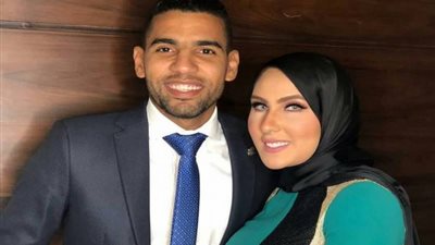 زوجة مؤمن زكريا تنفي تدهور صحته: «بلاش الكلام ده قلبي وجعني»