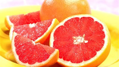 أطعمة لمكافحة أضرار أشعة الشمس هذا الصيف