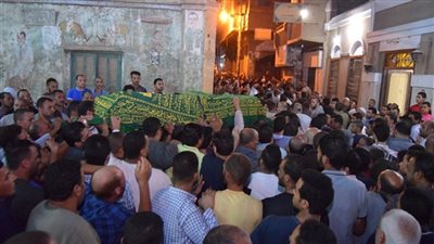 أهالي سوهاج يشيعون جثمان رفيدة عادل ووالدتها في يوم واحد